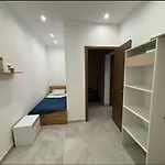 Chic 2-br Loft W And Yard Pietà