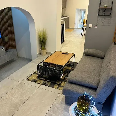Chic 2-br Loft W And Yard *
