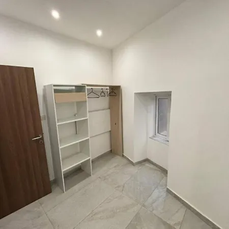 Chic 2-br Loft W And Yard
