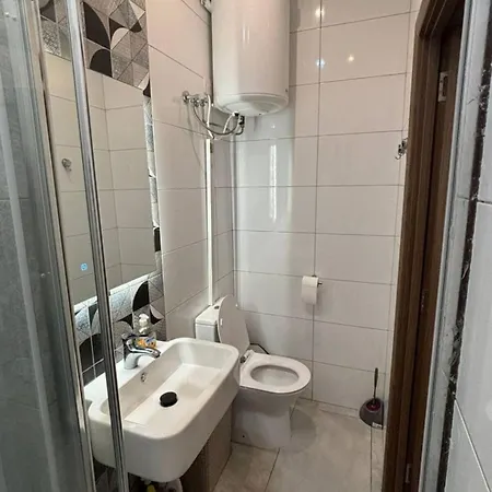 Chic 2-br Loft W And Yard Appartement Pietà